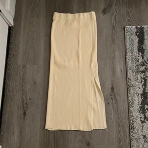 Vici M yellow ribbed knit skirt with slit